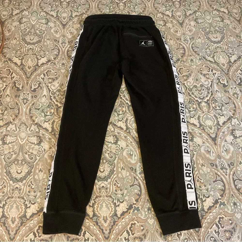EUC Jordan x PSG Paris Saint Germain Fleece Jogger Pant BQ8348-010 Sz Medium